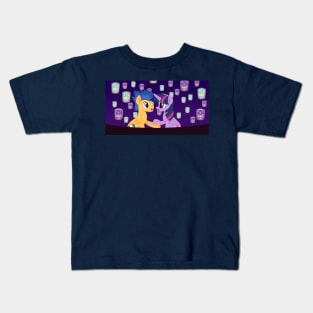 I see the Flashlight Kids T-Shirt